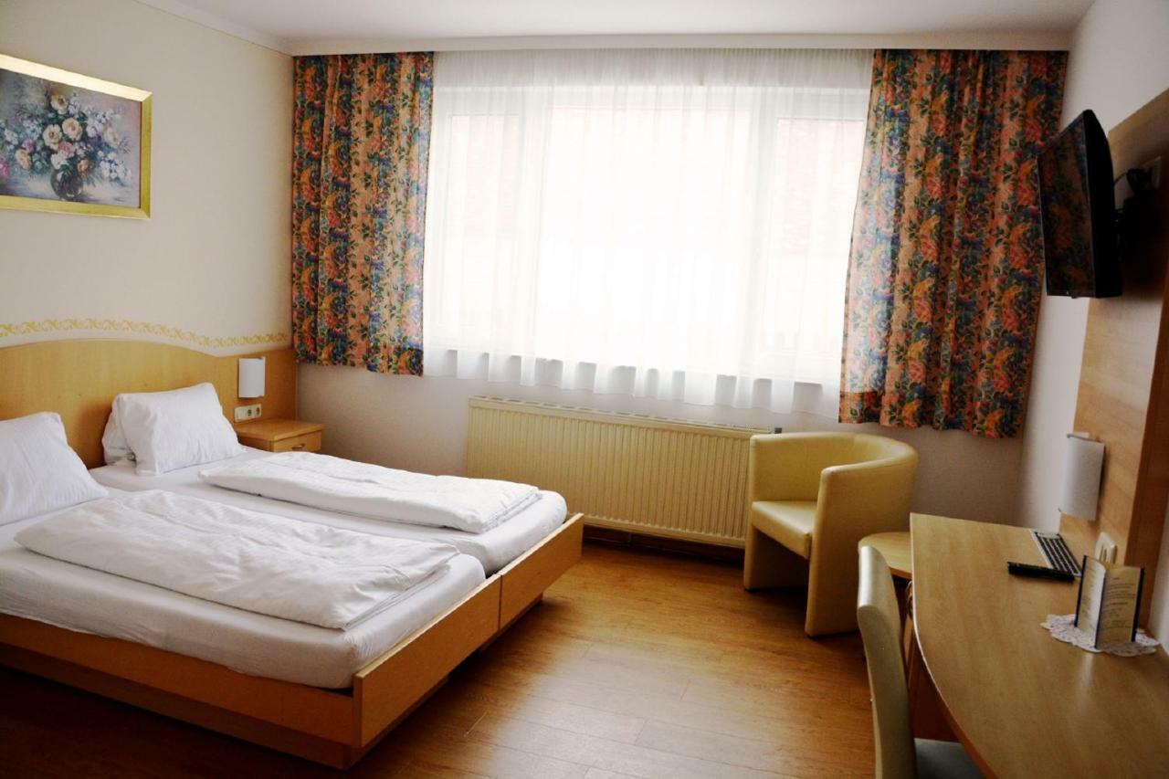 Gasthaus & Gaestehaus Bsteh Wulzeshofen Buitenkant foto